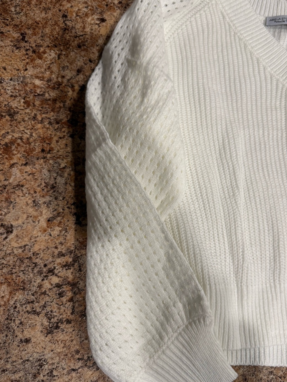 Cropped White V-Neck Knit Sweater - Picture 2 of 4